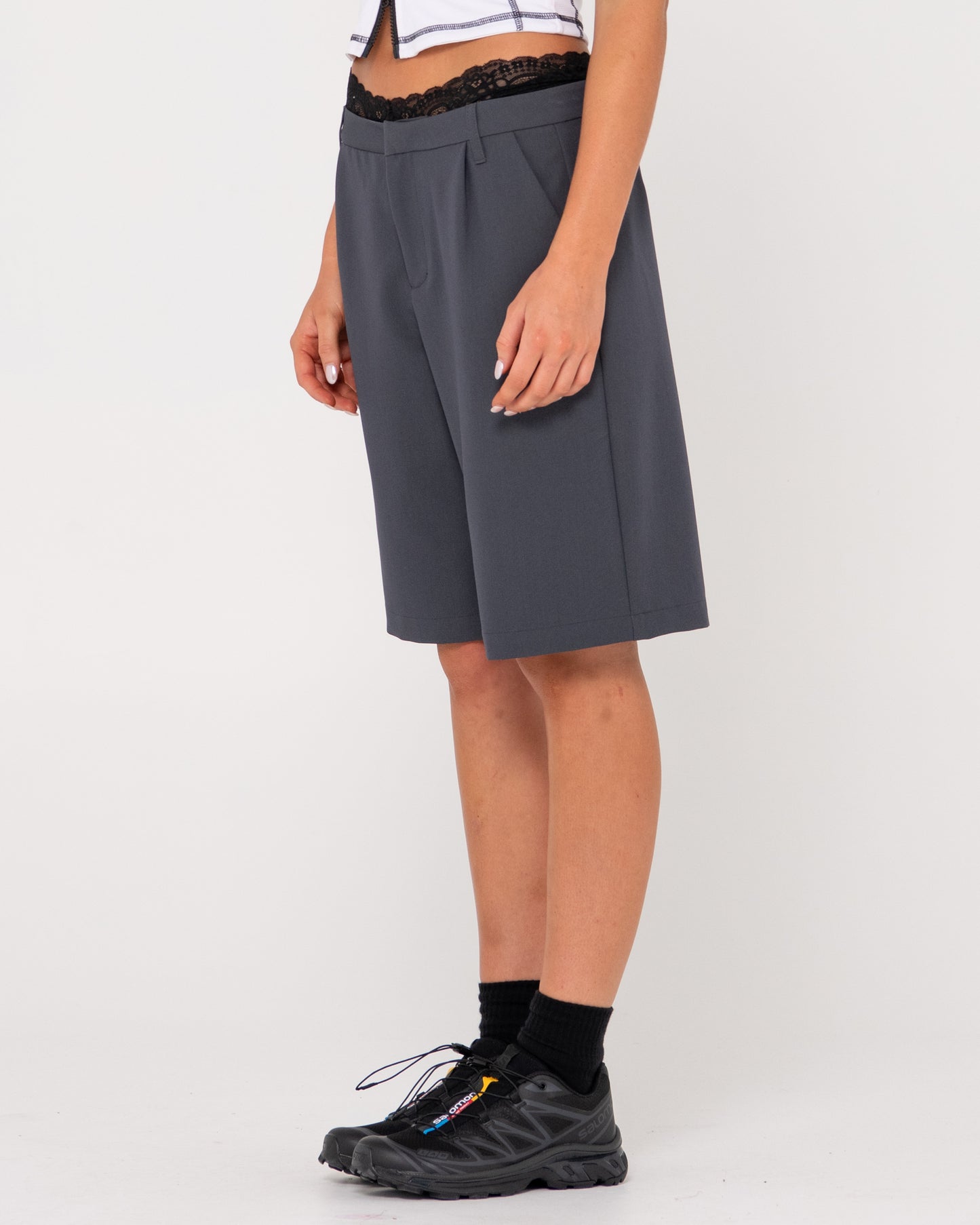 FINANCE MOMMY LOW RISE SHORT