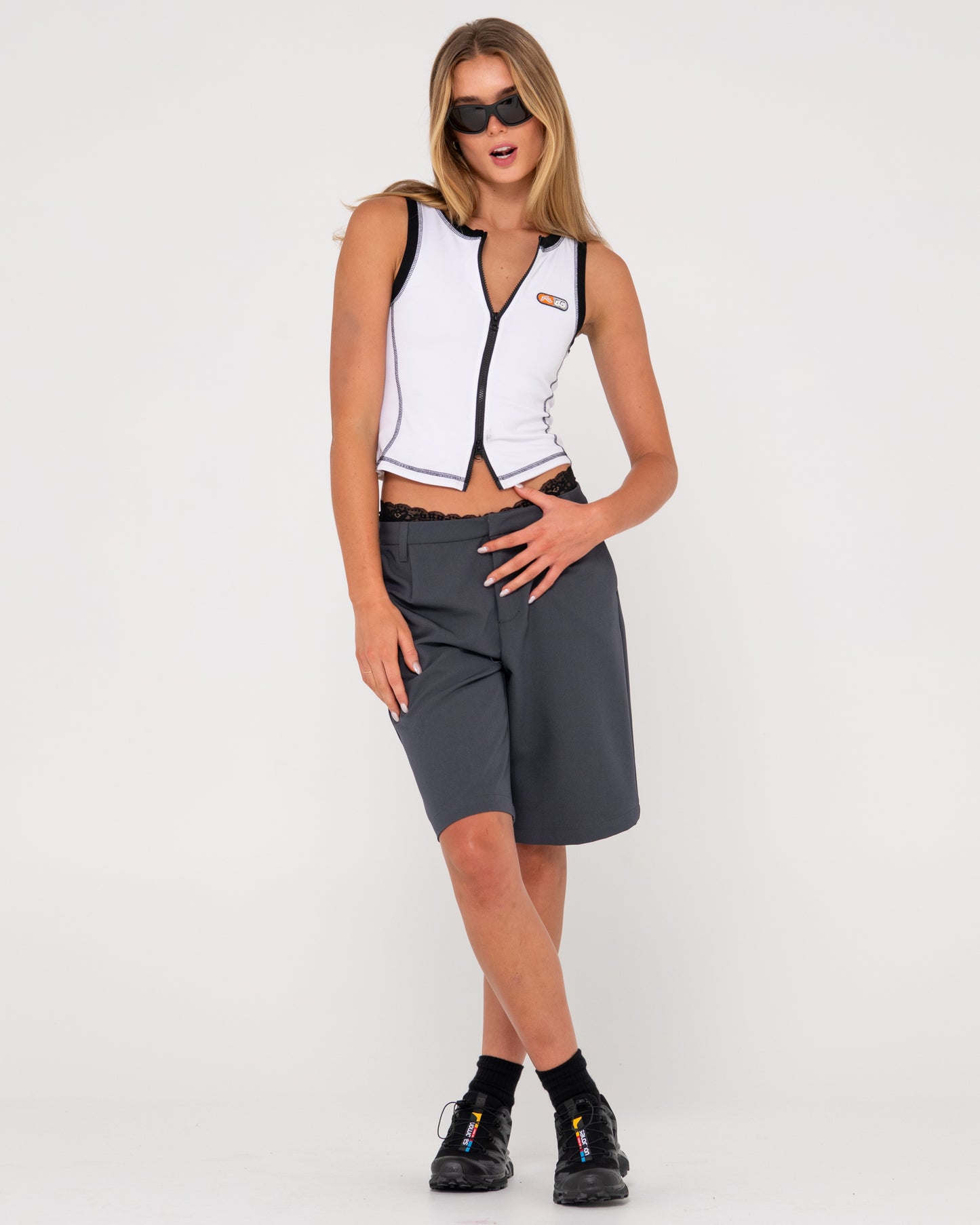 FINANCE MOMMY LOW RISE SHORT