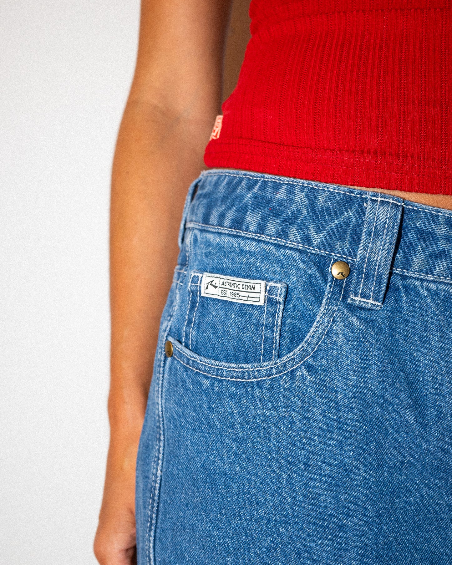 LEGLESS LOW RISE DENIM JORT