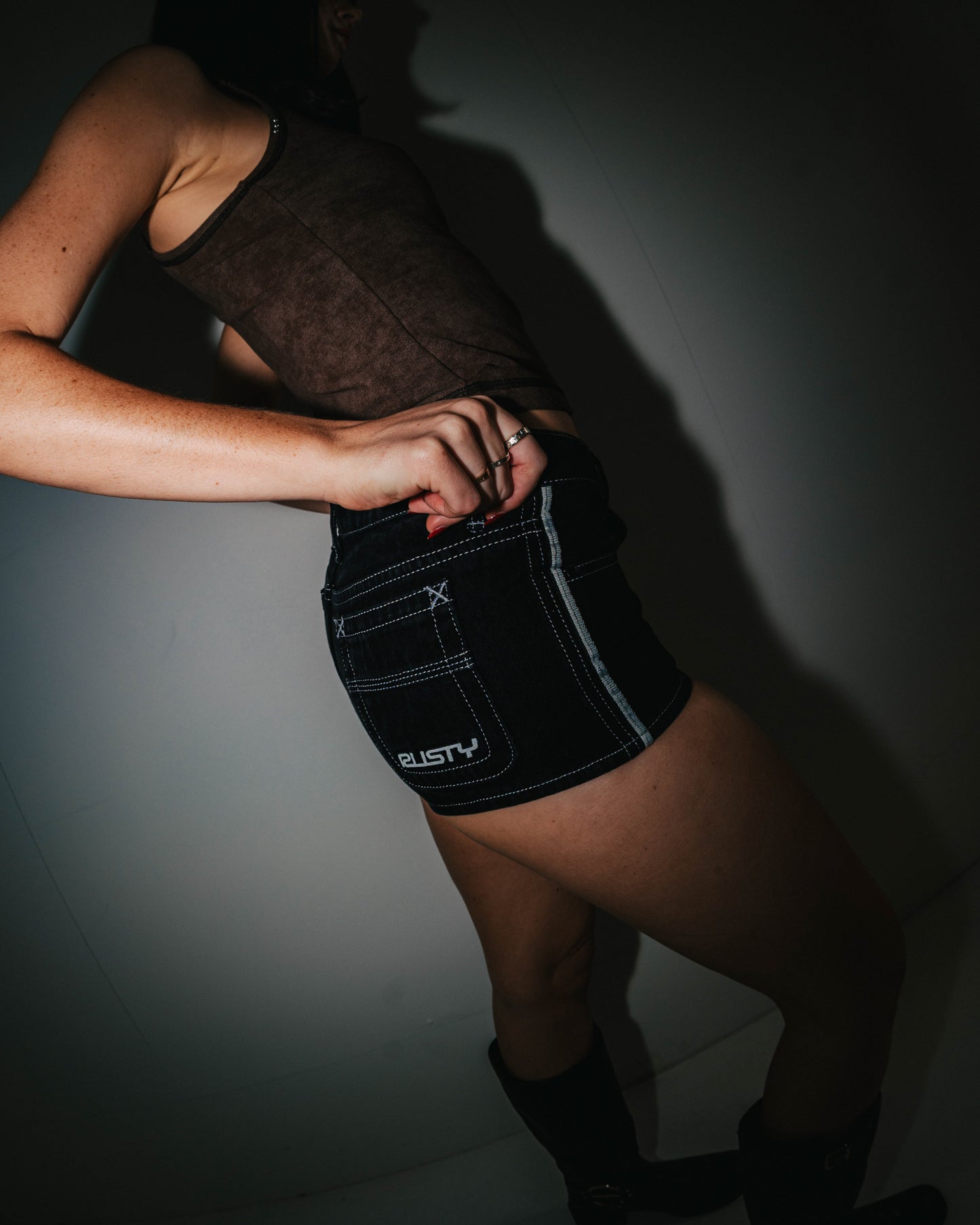 FLIP MOMMY LOW RISE MICRO MINI SHORT