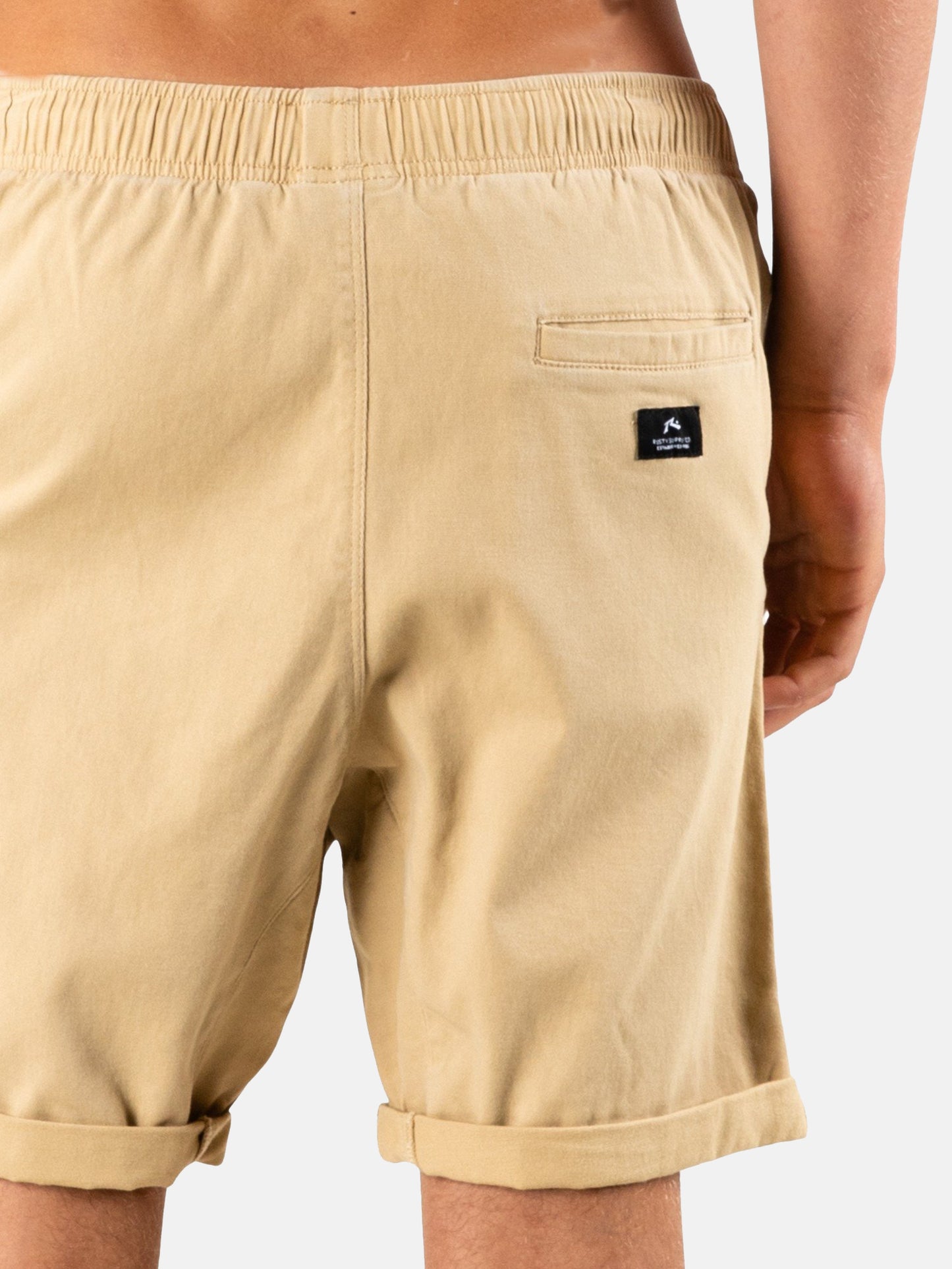 HOOKED ON 18 ELASTIC SHORT