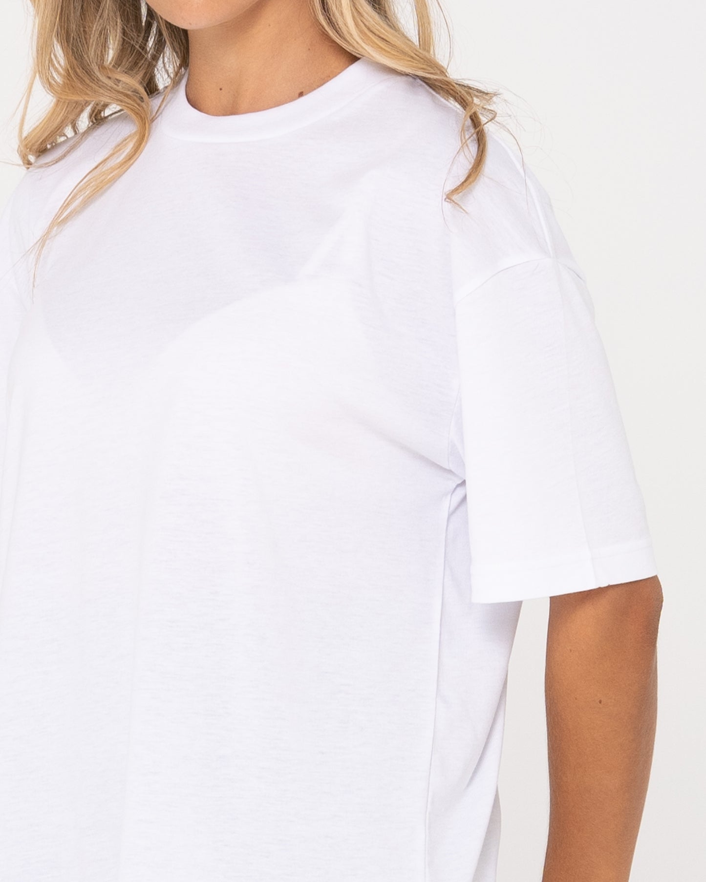 BLANKS OVERSIZED FIT TEE