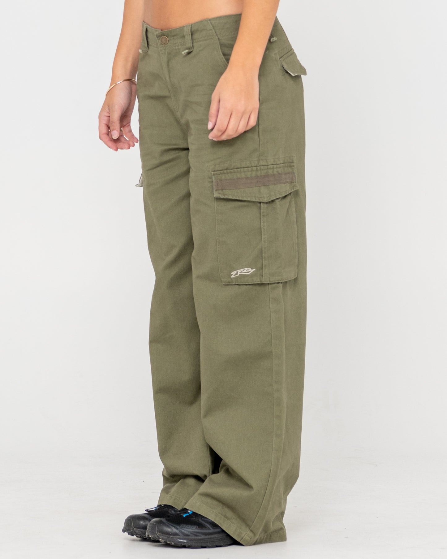 TANK GIRL LOW RISE WIDE FIT CARGO PANT