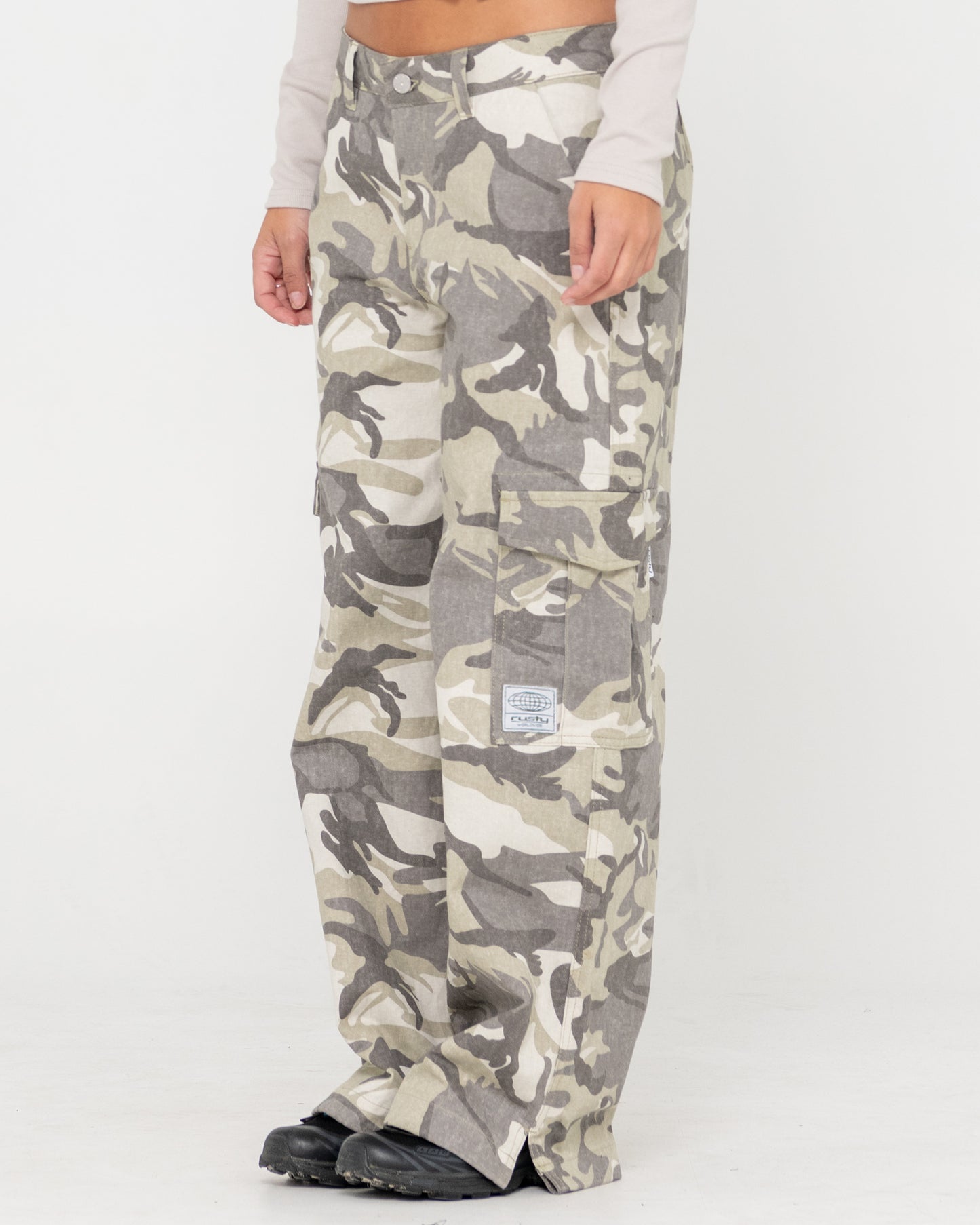 CAMO-MILE LOW RISE CARGO PANT