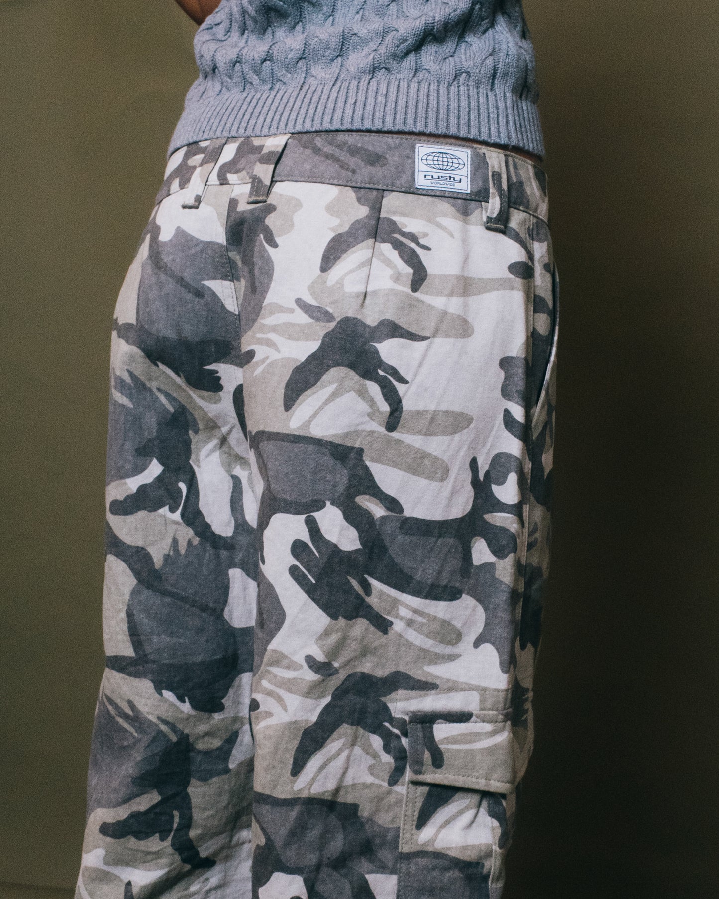 CAMO-MILE LOW RISE CARGO PANT