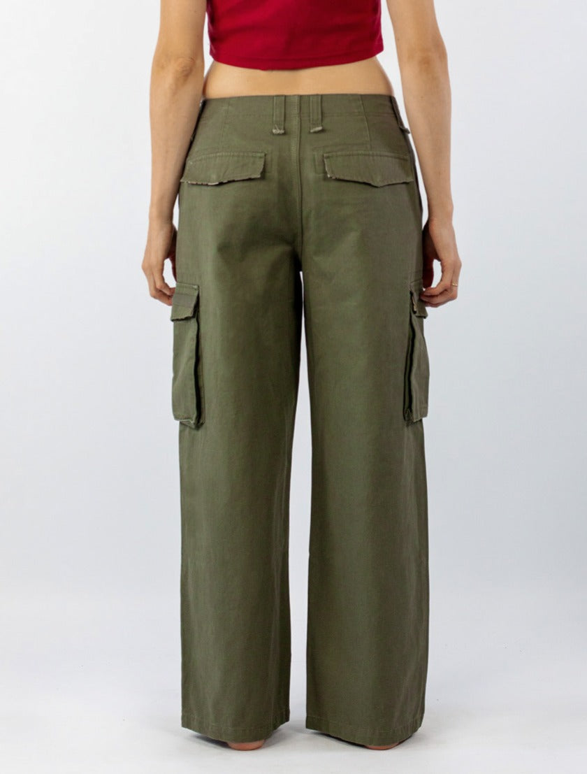 TANK GIRL LOW RISE WIDE FIT CARGO PANT