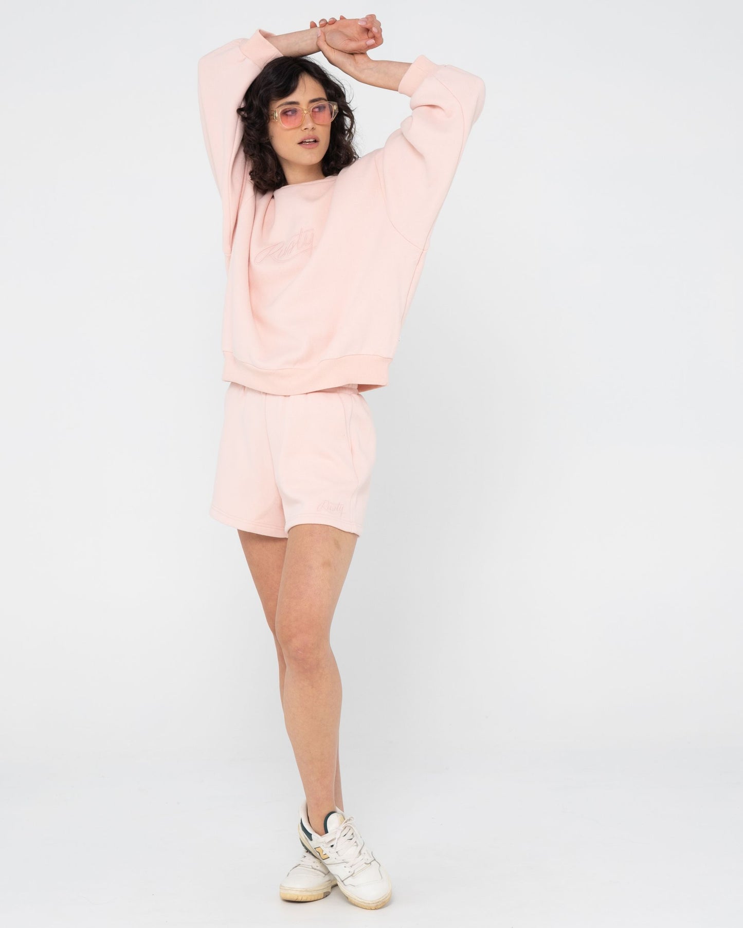 RUSTY SCRIPT OVERSIZE CREW NECK FLEECE