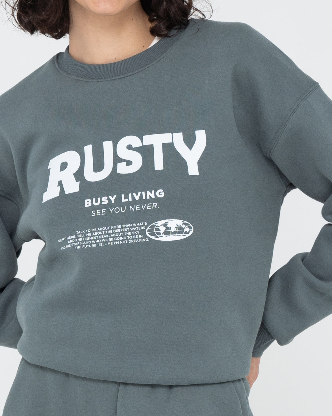 BUSY LIVING RELAXED CREW FLEECE
