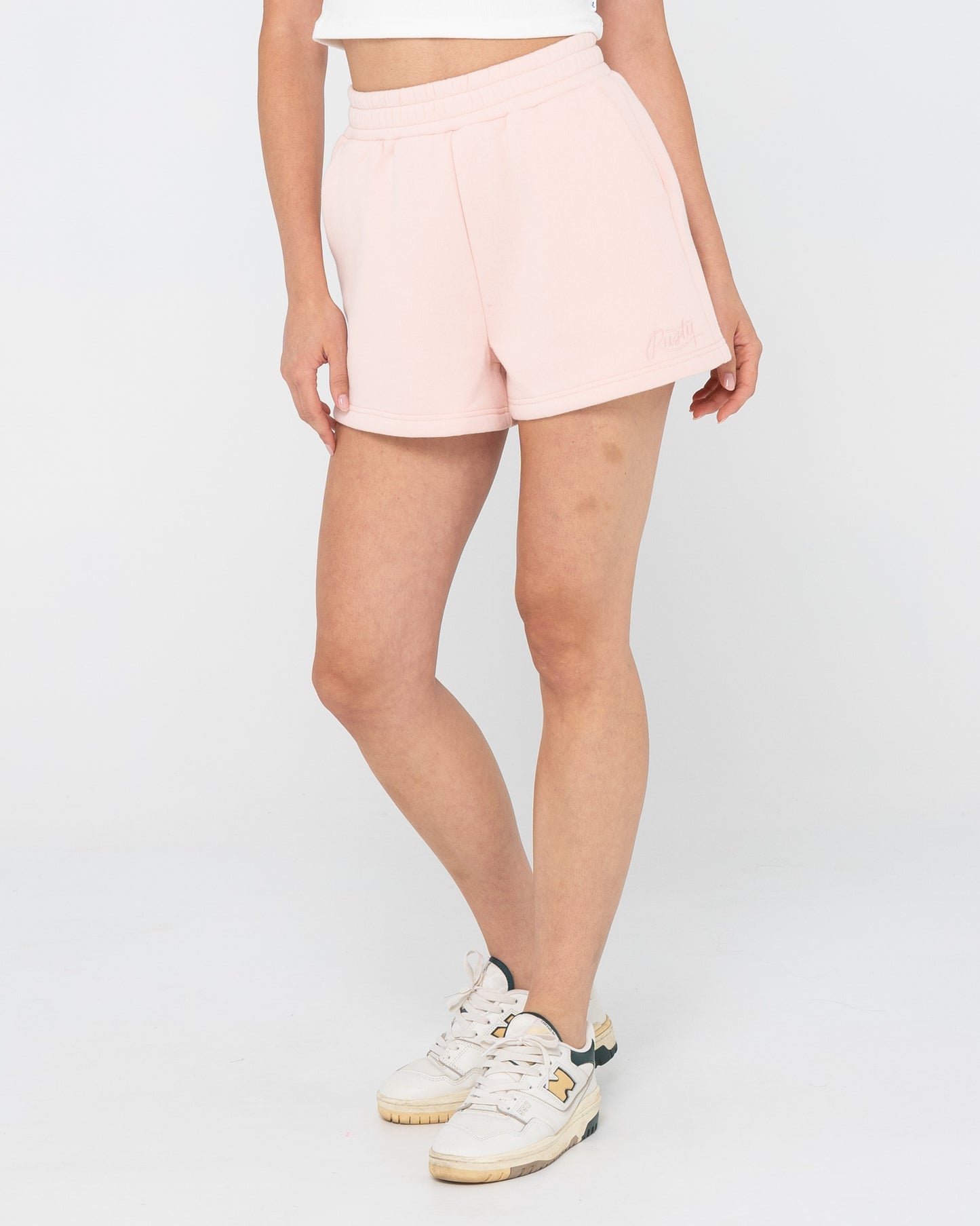 RUSTY SCRIPT FLEECE SHORT