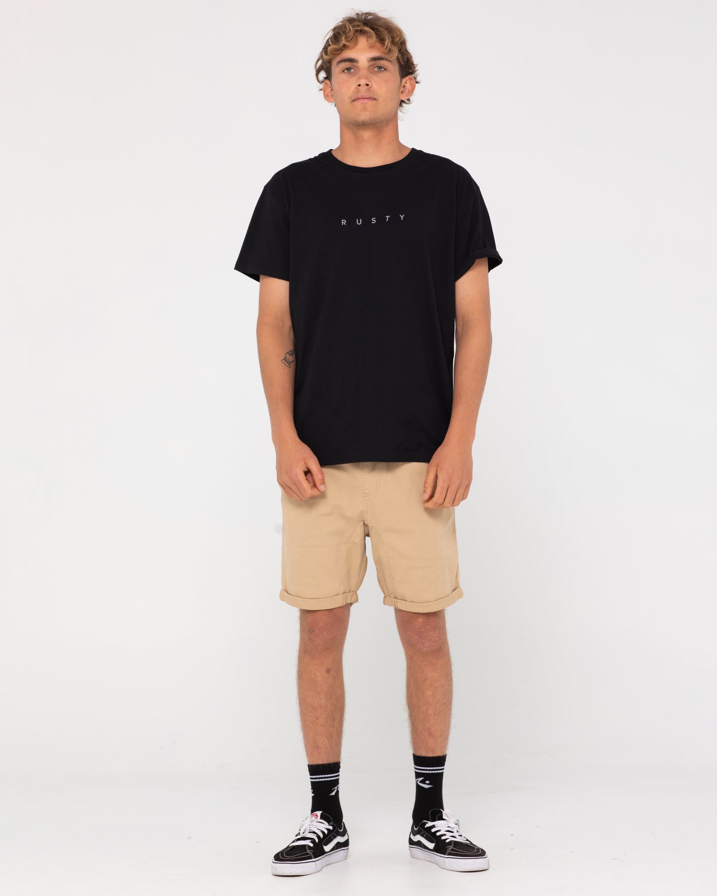 HOOKED ON 18 ELASTIC SHORT