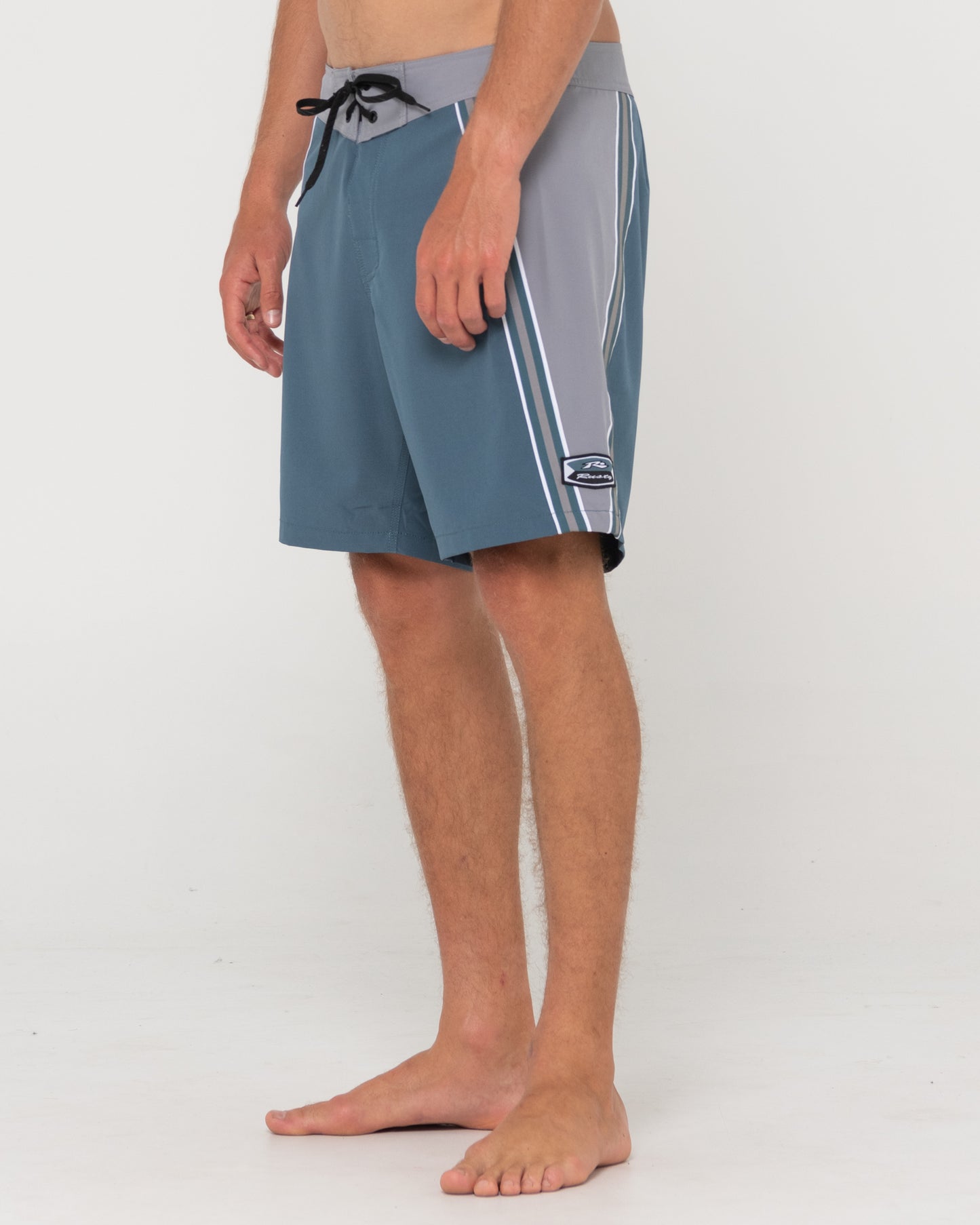 V8 BOARDSHORT