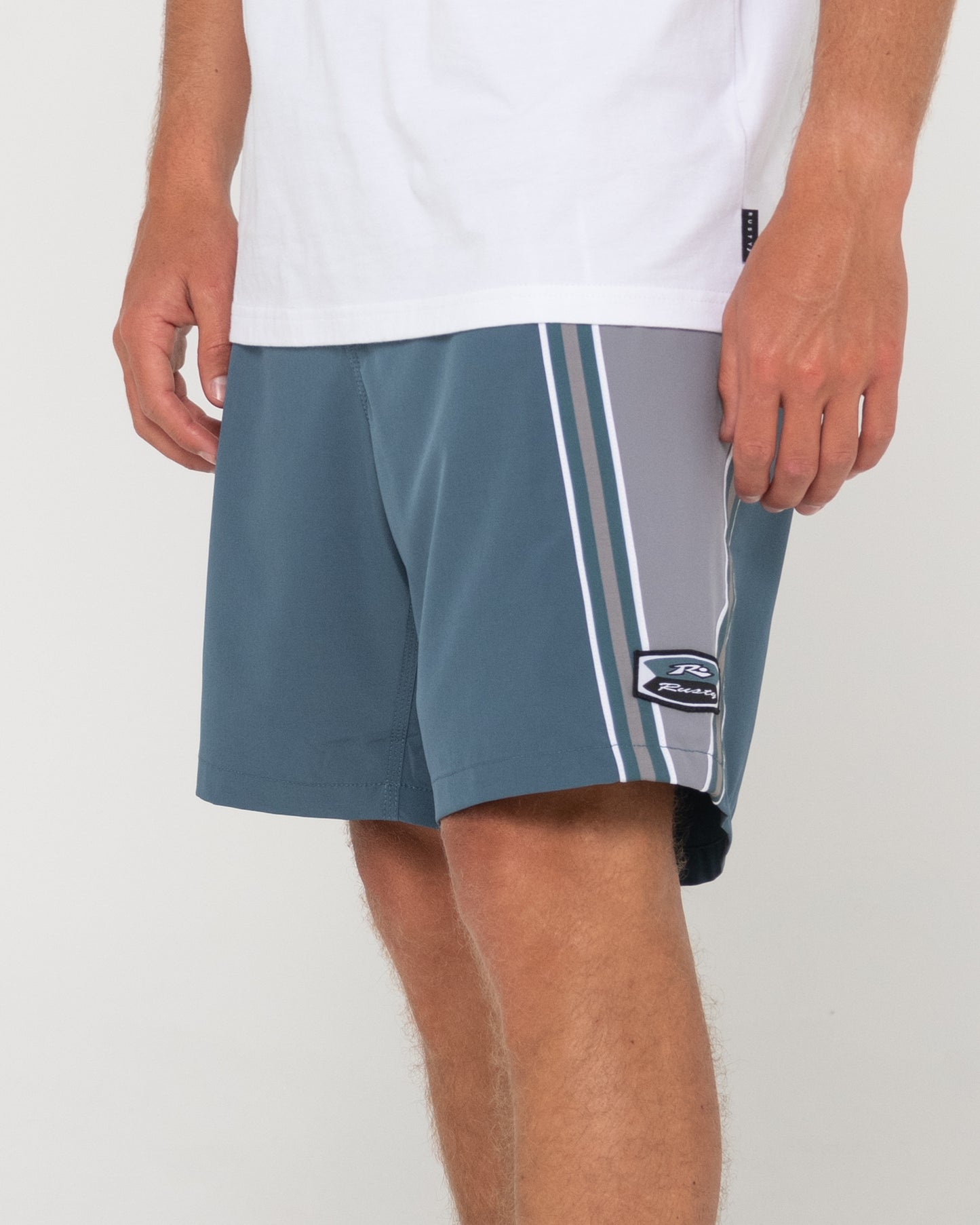 V8 BOARDSHORT