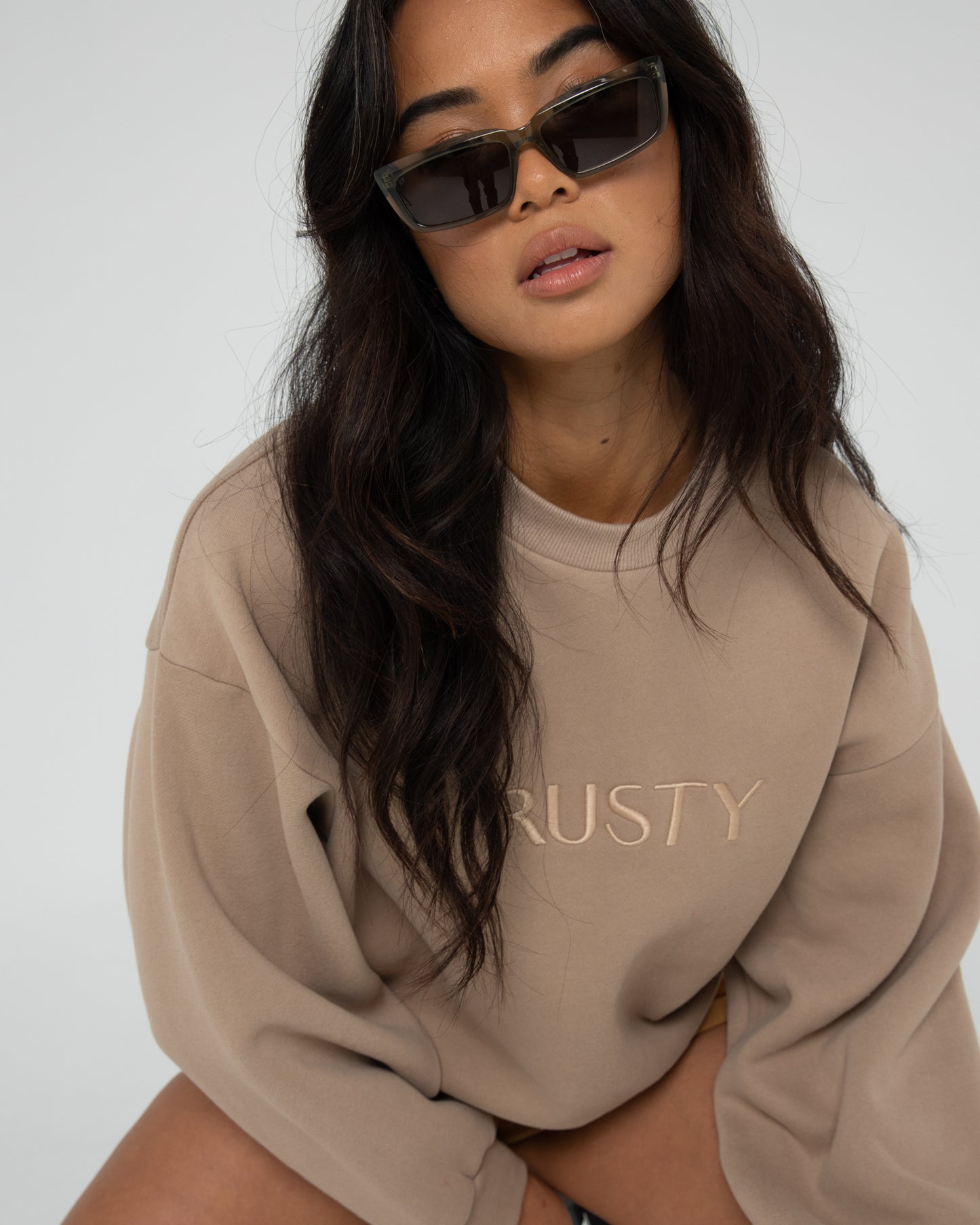 RUSTY SIGNATURE OVERSIZE CREW FLEECE