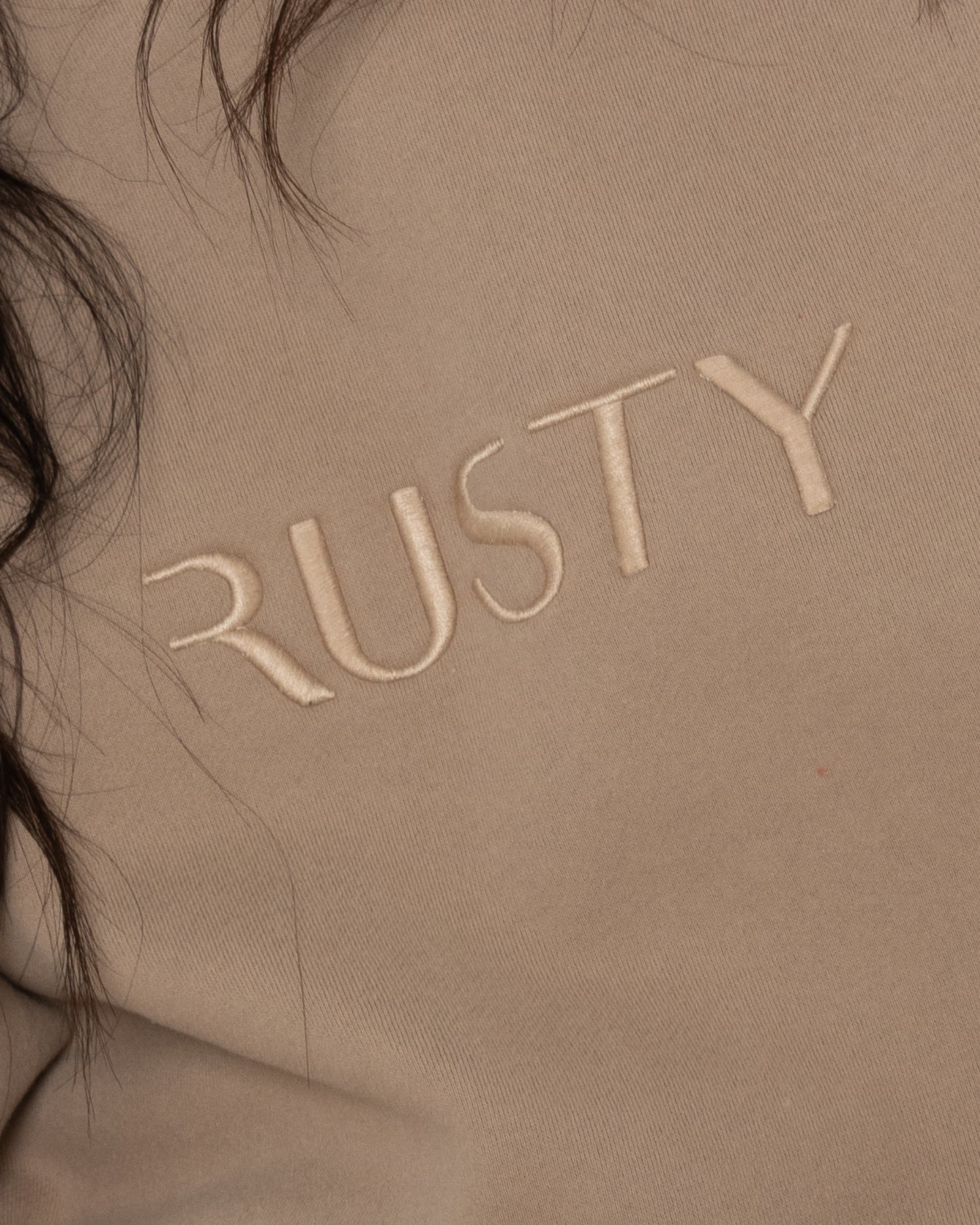 RUSTY SIGNATURE OVERSIZE CREW FLEECE