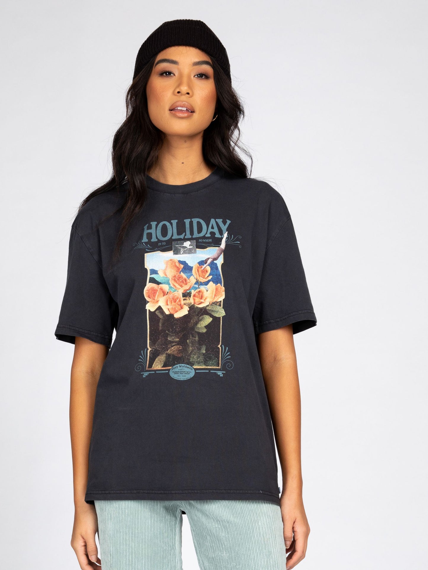 DREAM HOLIDAY BOYFRIEND FIT TEE