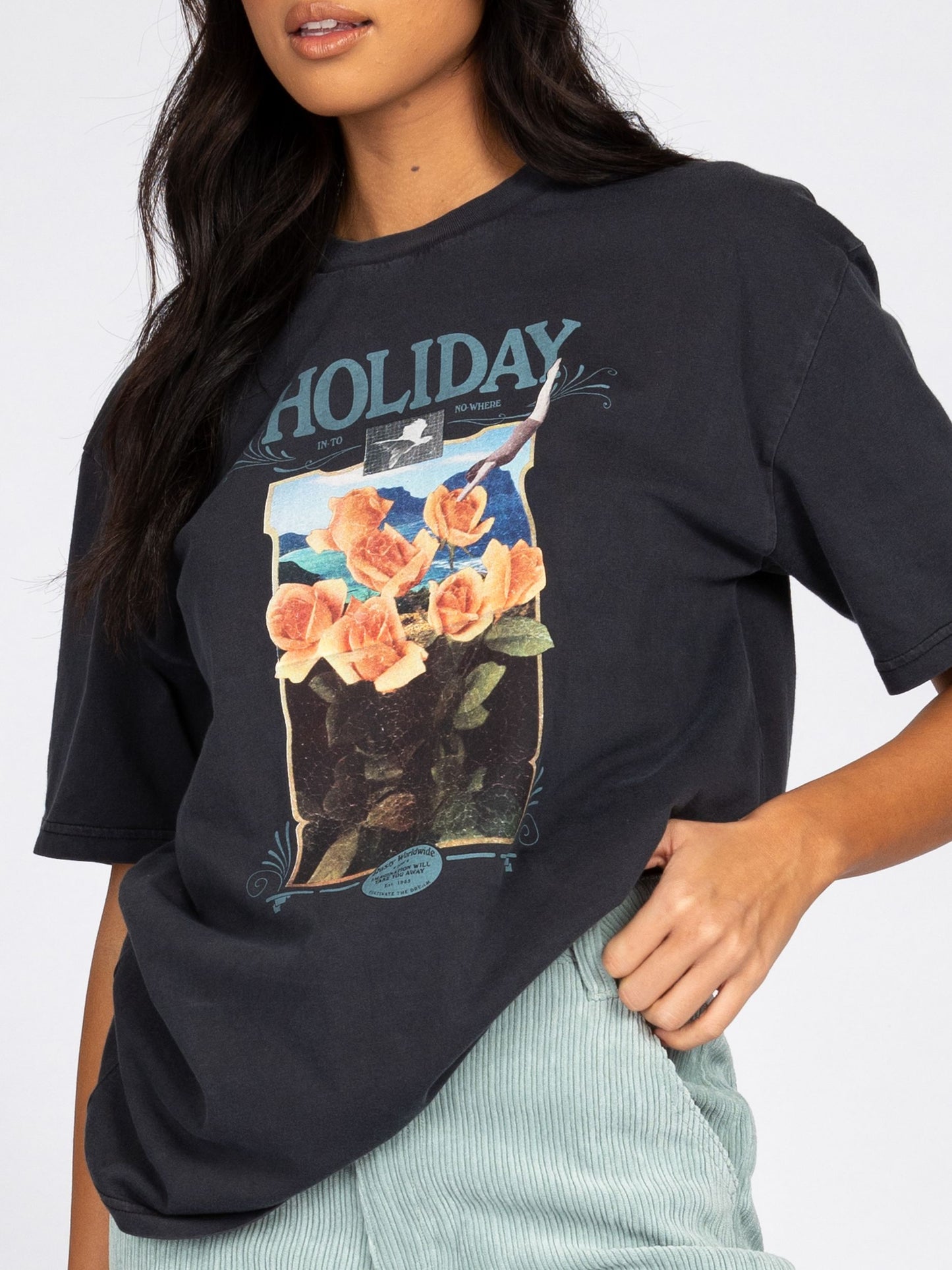 DREAM HOLIDAY BOYFRIEND FIT TEE