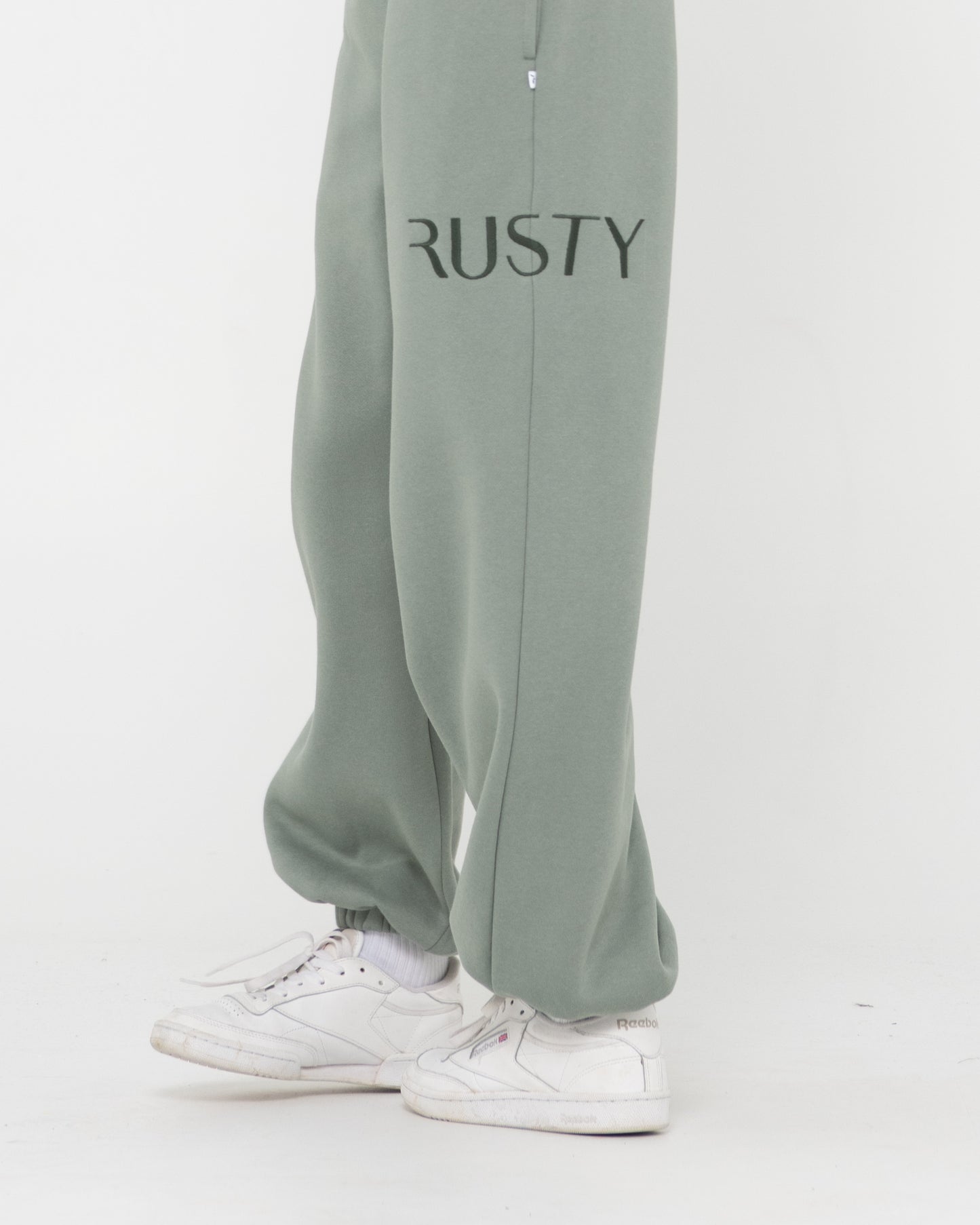 RUSTY SIGNATURE OVERSIZE TRACKPANT