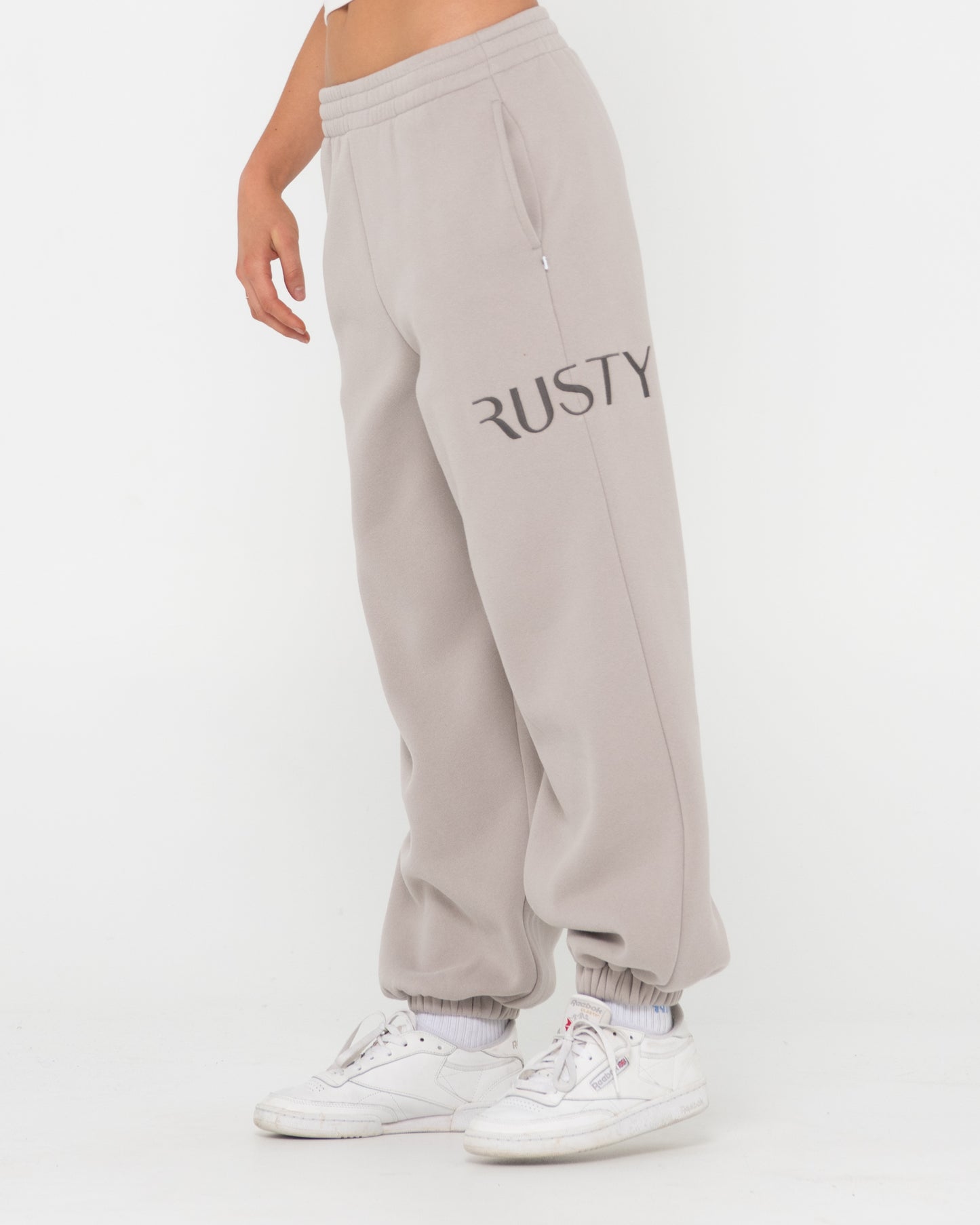 RUSTY SIGNATURE OVERSIZE TRACKPANT