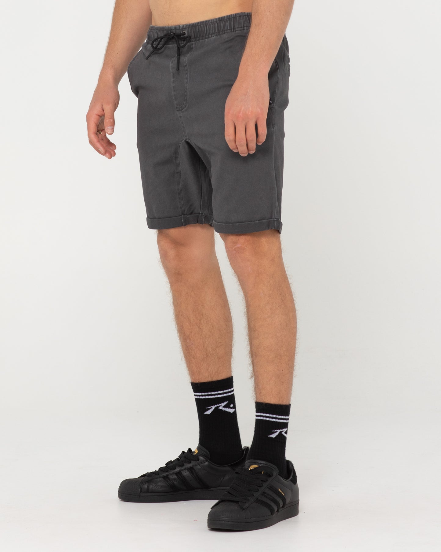HOOKED ON 18 ELASTIC SHORT