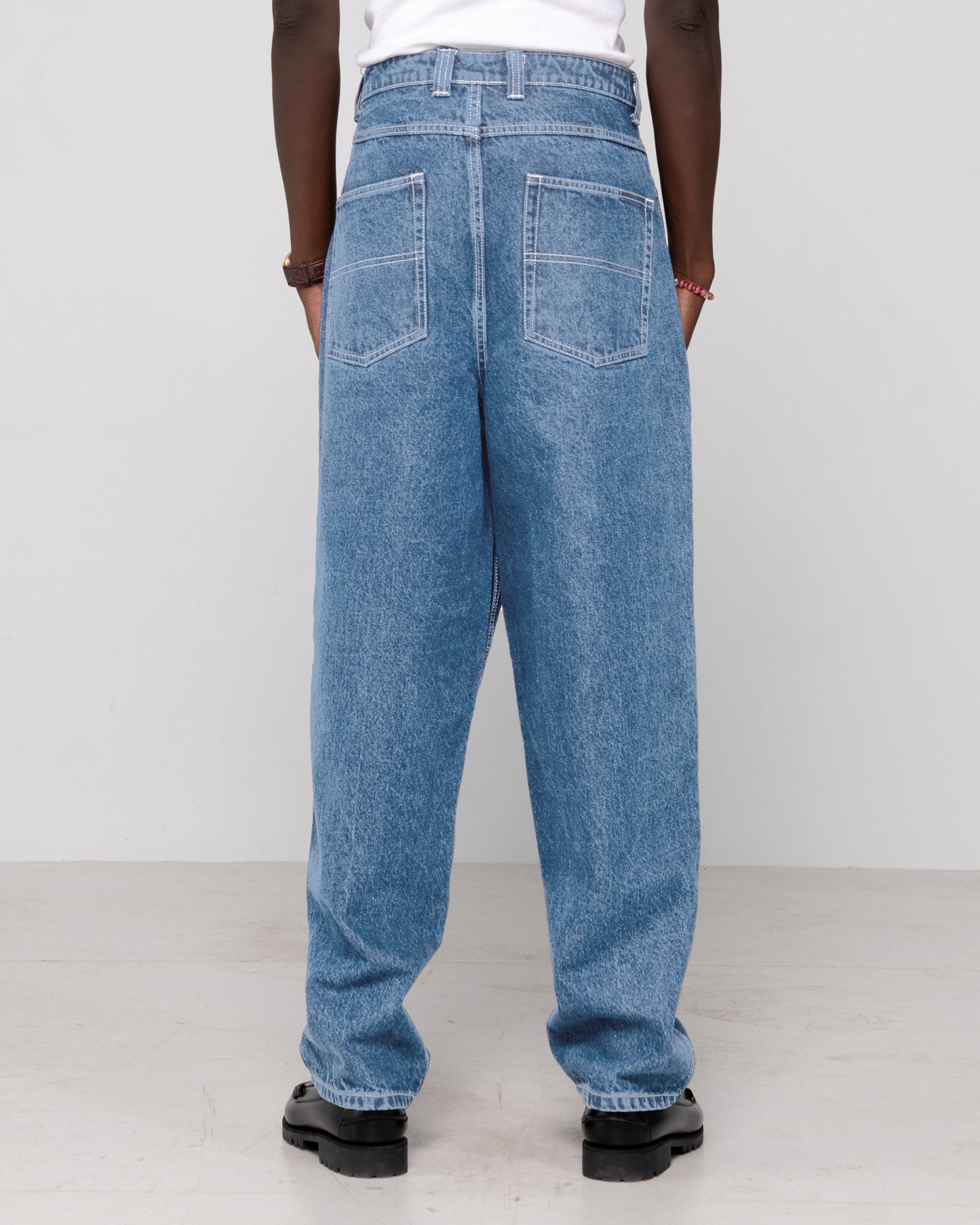 TRUSTY TAPERED DENIM JEAN