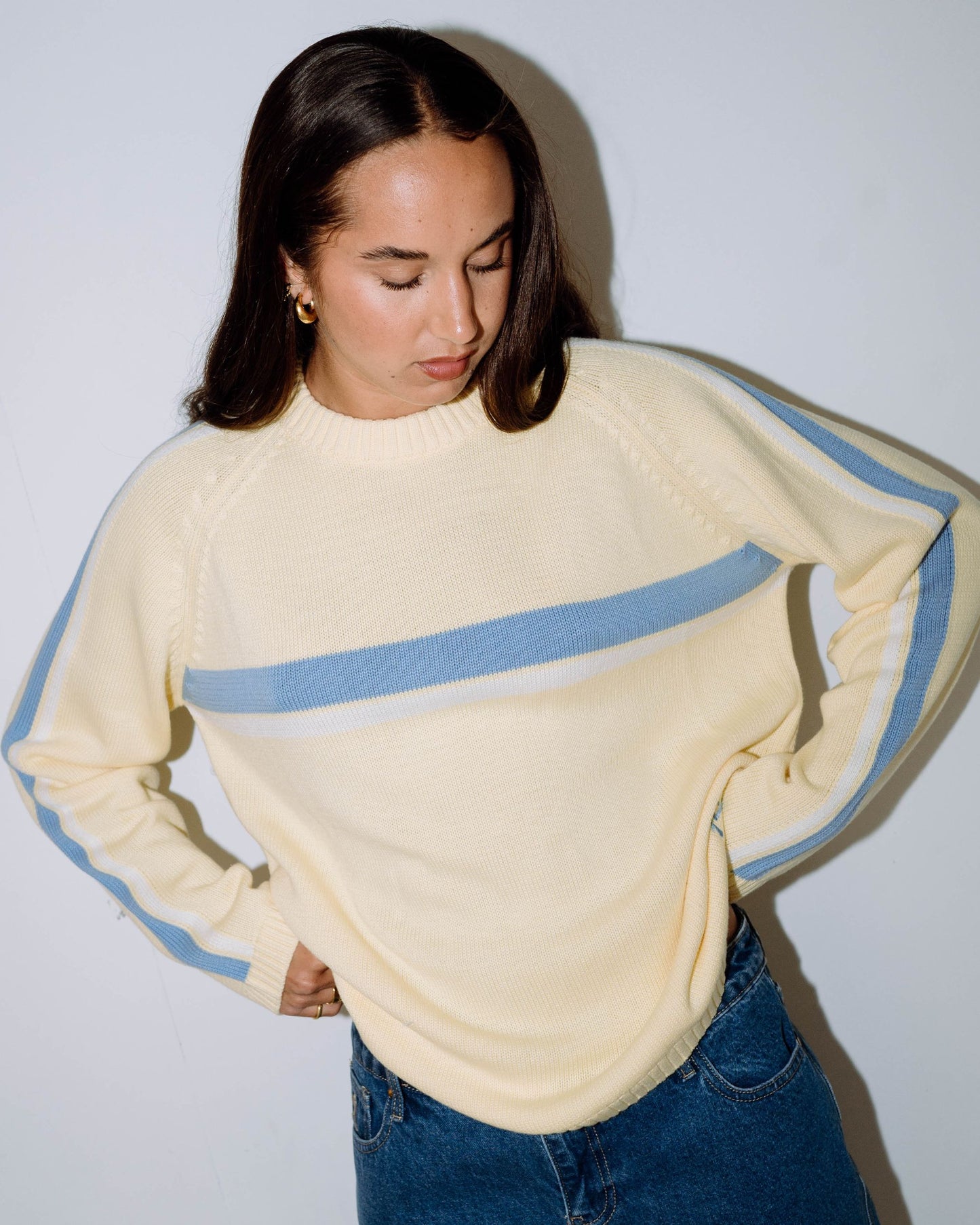 WHITE LINES LONG SLEEVE CREW NECK KNIT