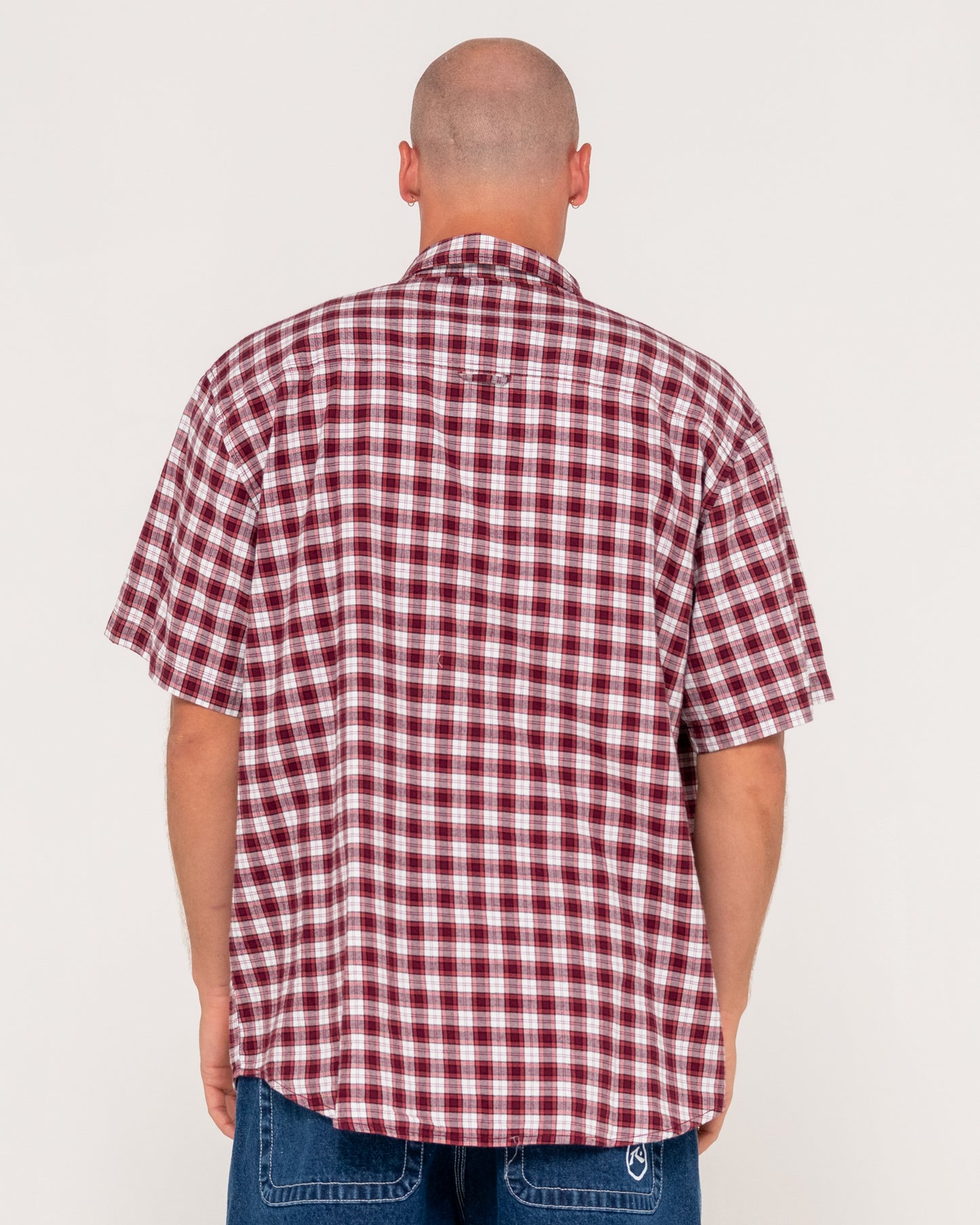 WORLDWIDE CURVED HEM SHORT SLEEVE SHIRT